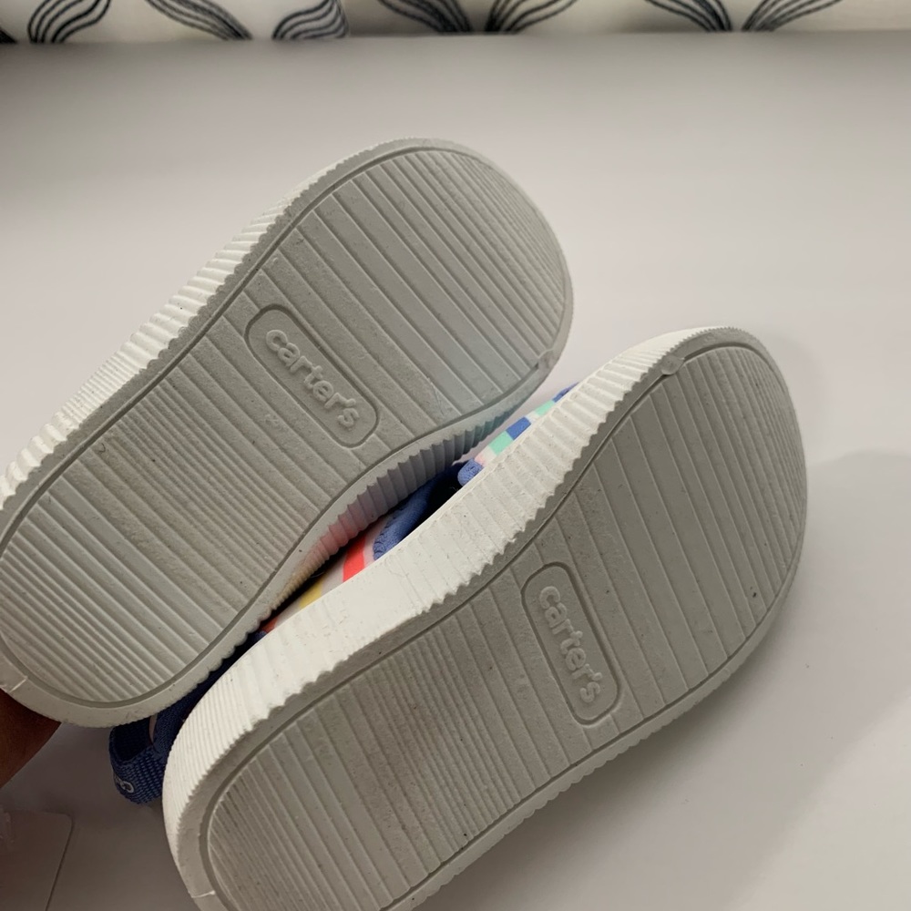 Carter’s girls Water shoes/sandal size 6 or 7 multi color - Picture 14 of 15